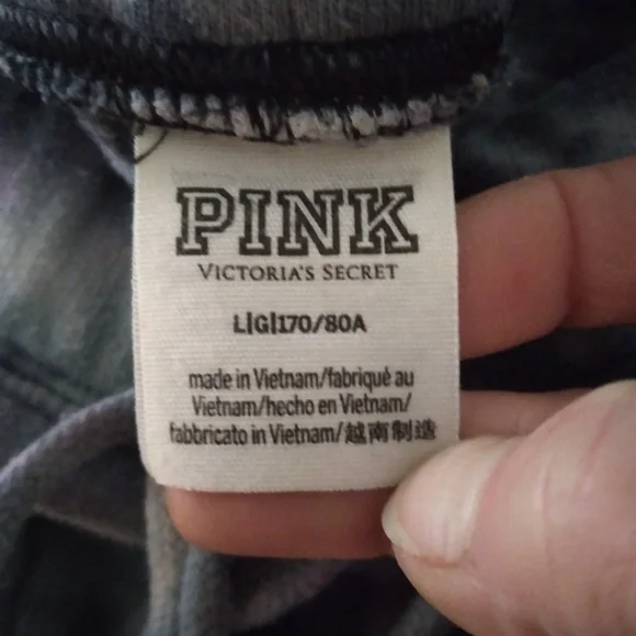 VS Pink shorts - Picture 3 of 8